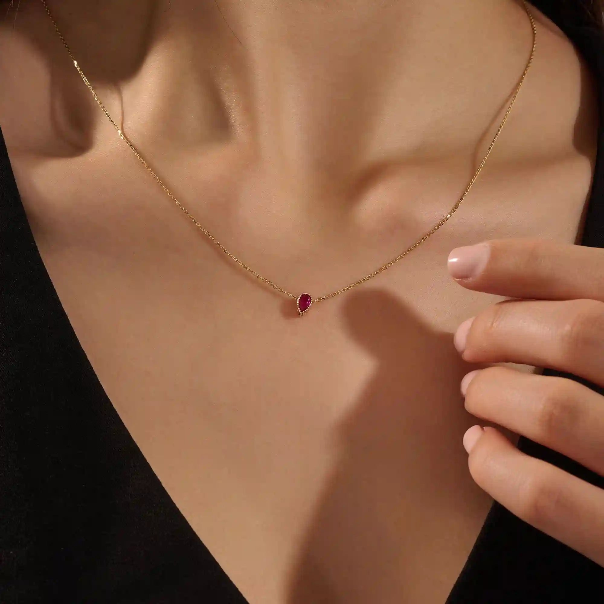14K SOLID GOLD PEAR SHAPE PINK STONE MOVING CHARM NECKLACE