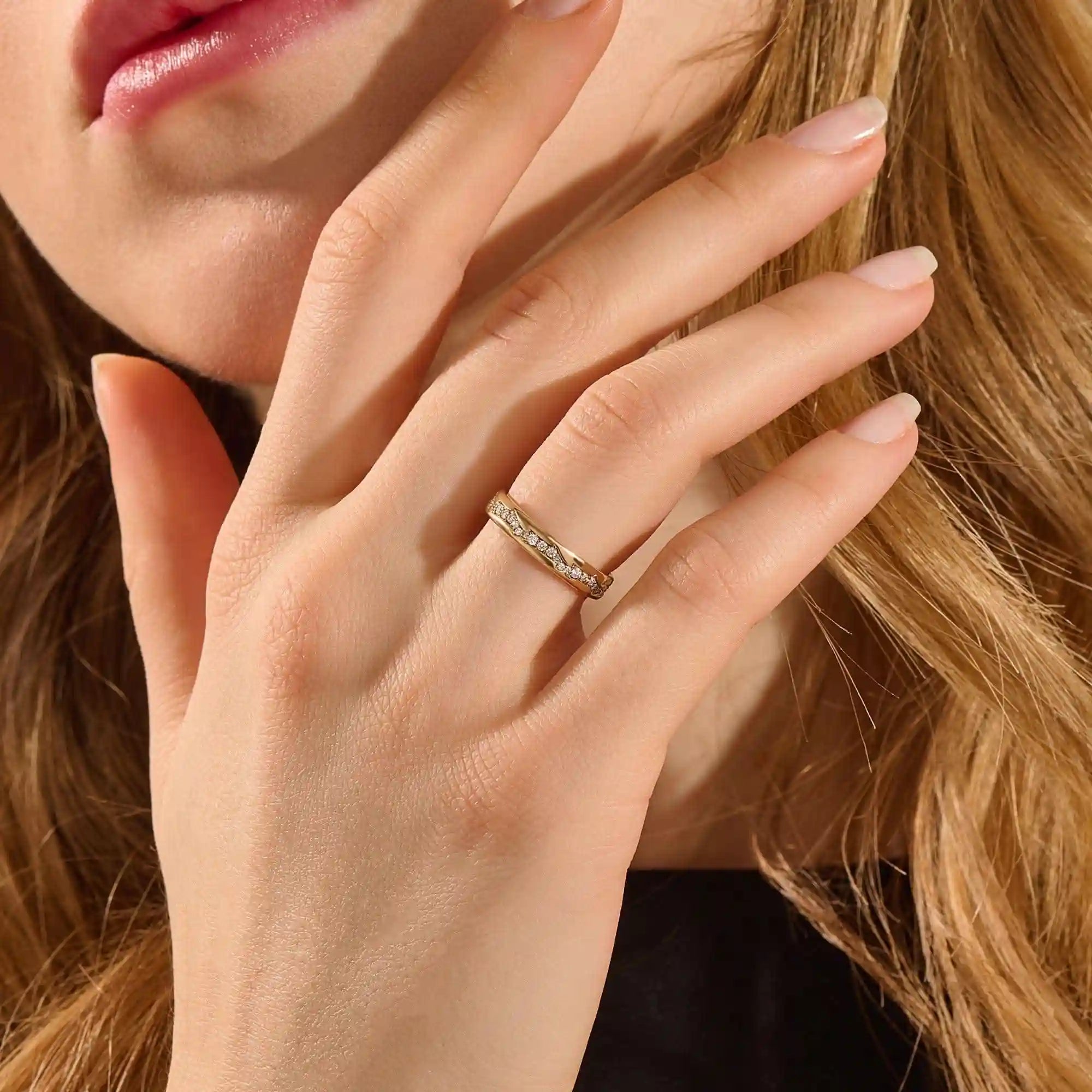 14K SOLID GOLD CRACKED BAND PAVE MOISSANITE ALLIANCE WEDDING BAND FOR WOMEN