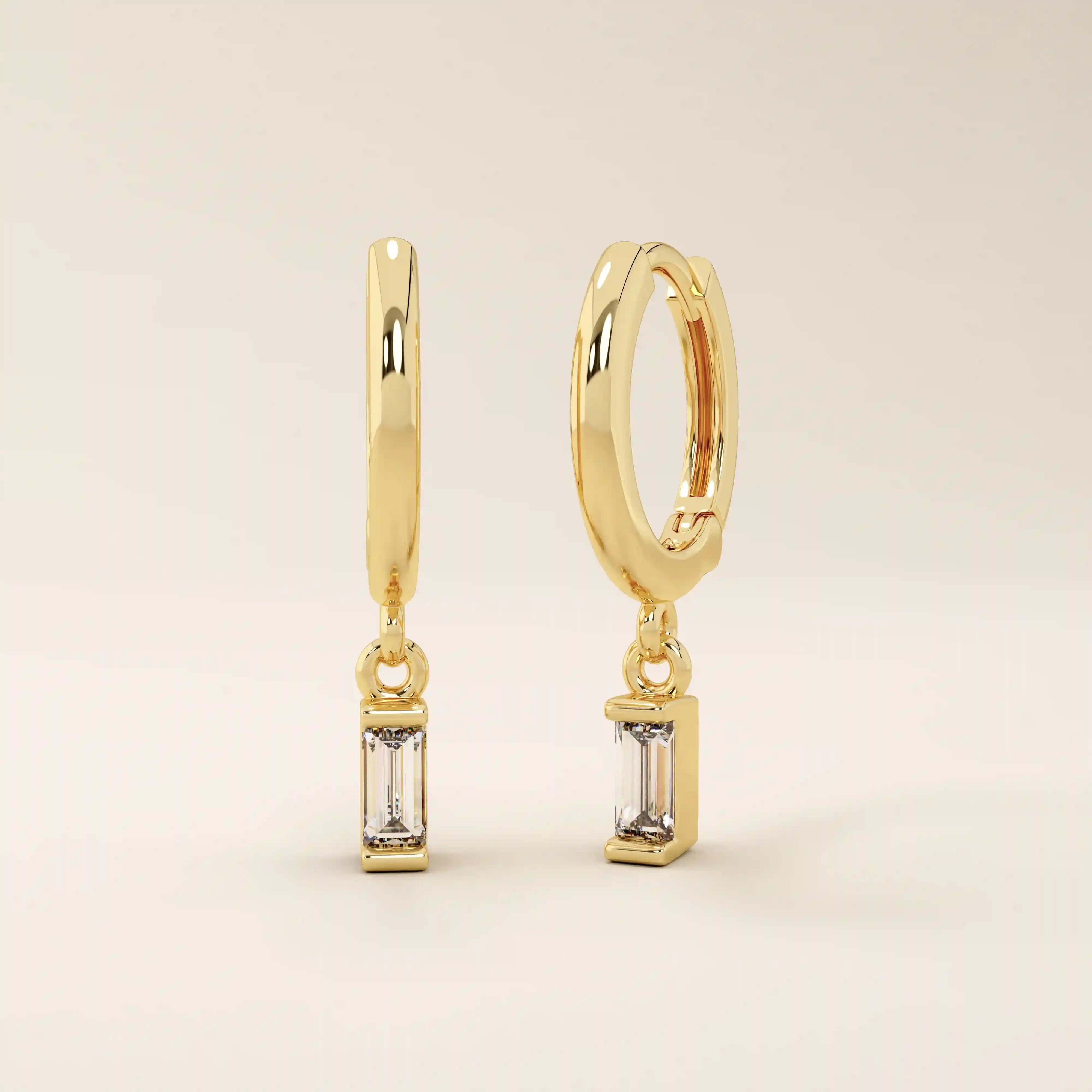 DANGLING BAGUETTE EARRING IN SOLID GOLD