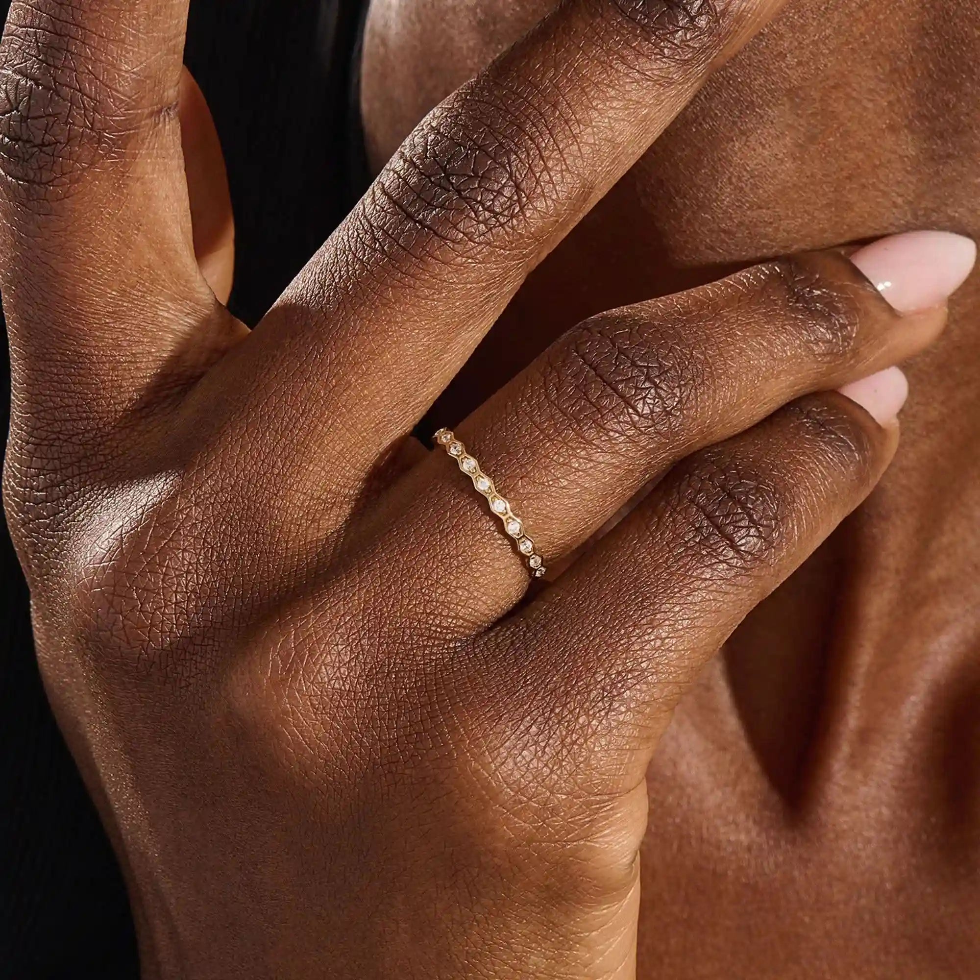 14K SOLID YELLOW GOLD SLIM BAND STACKABLE HIVE WEDDING RING FOR WOMEN