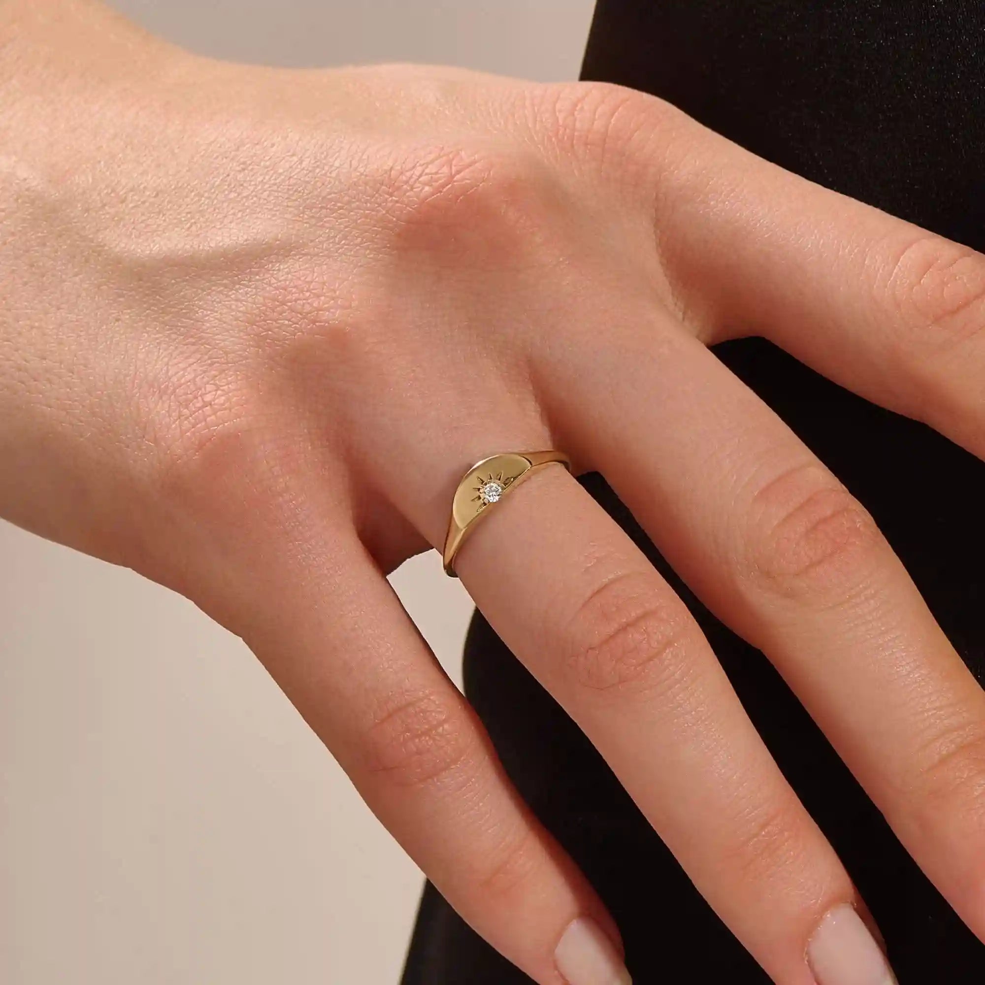 HALF SUN SIGNET RING IN 14K SOLID GOLD