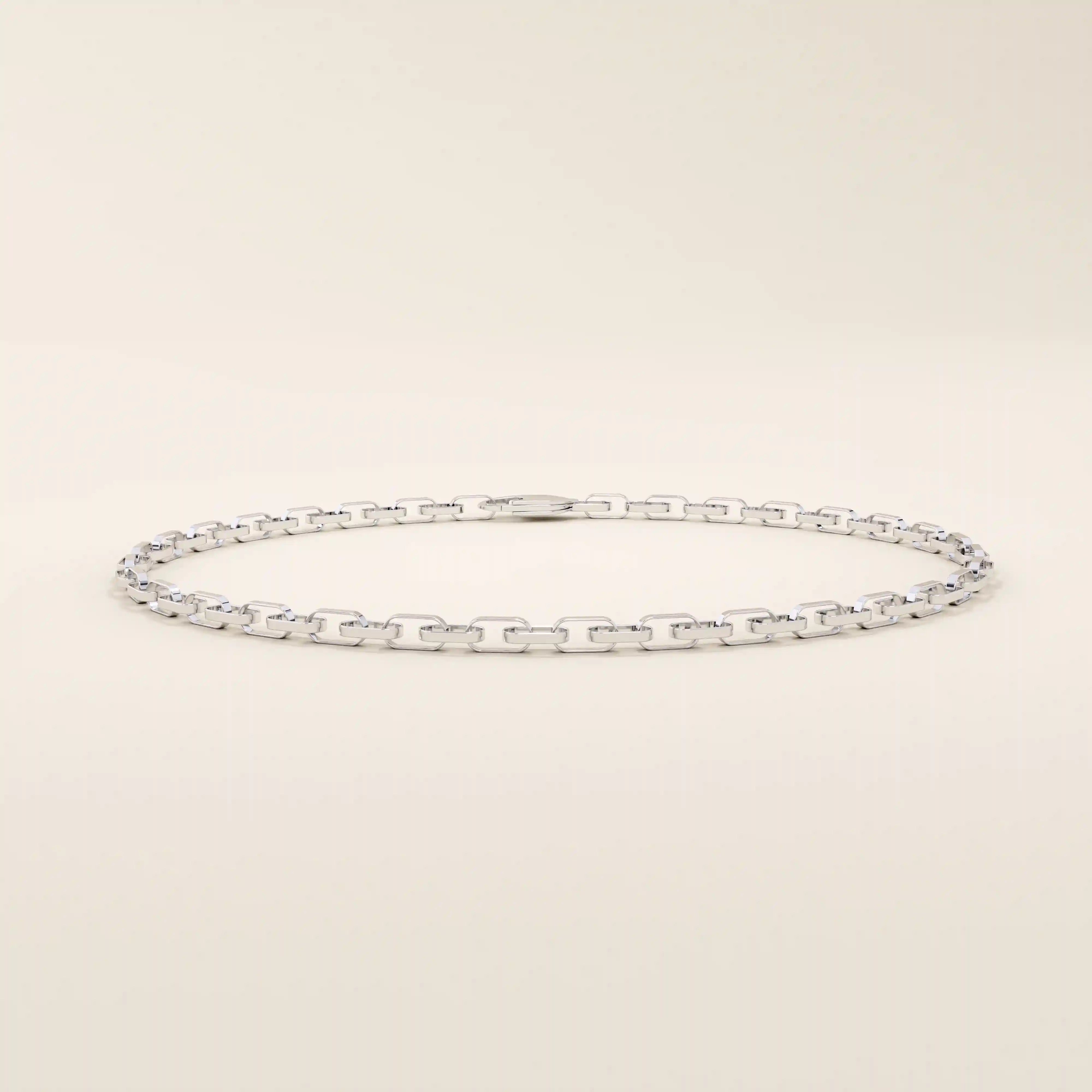 14k white gold rolo chain bracelet with classic rounded rectangular links and a bright polished shine.
