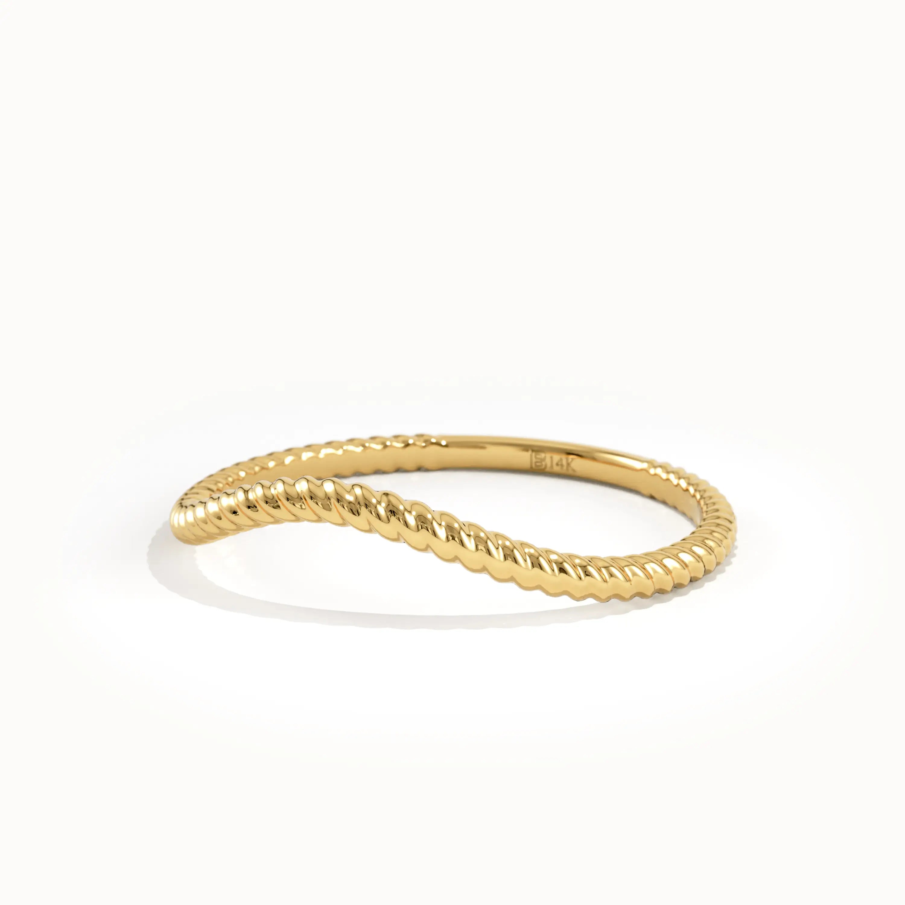 Twisted Band Slim Curve Ring - BRENNMORE