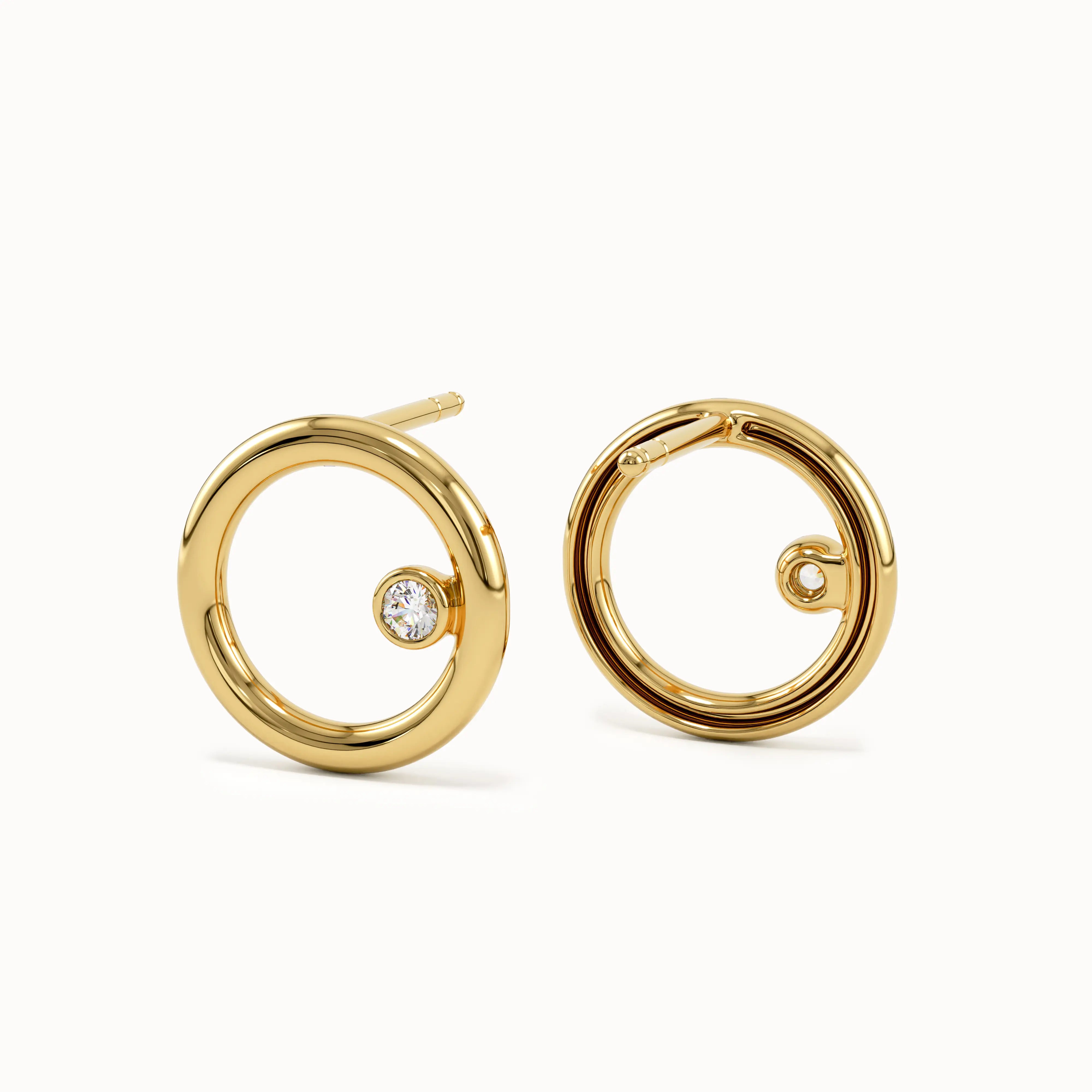 Round Karma Studs in Gold - BRENNMORE