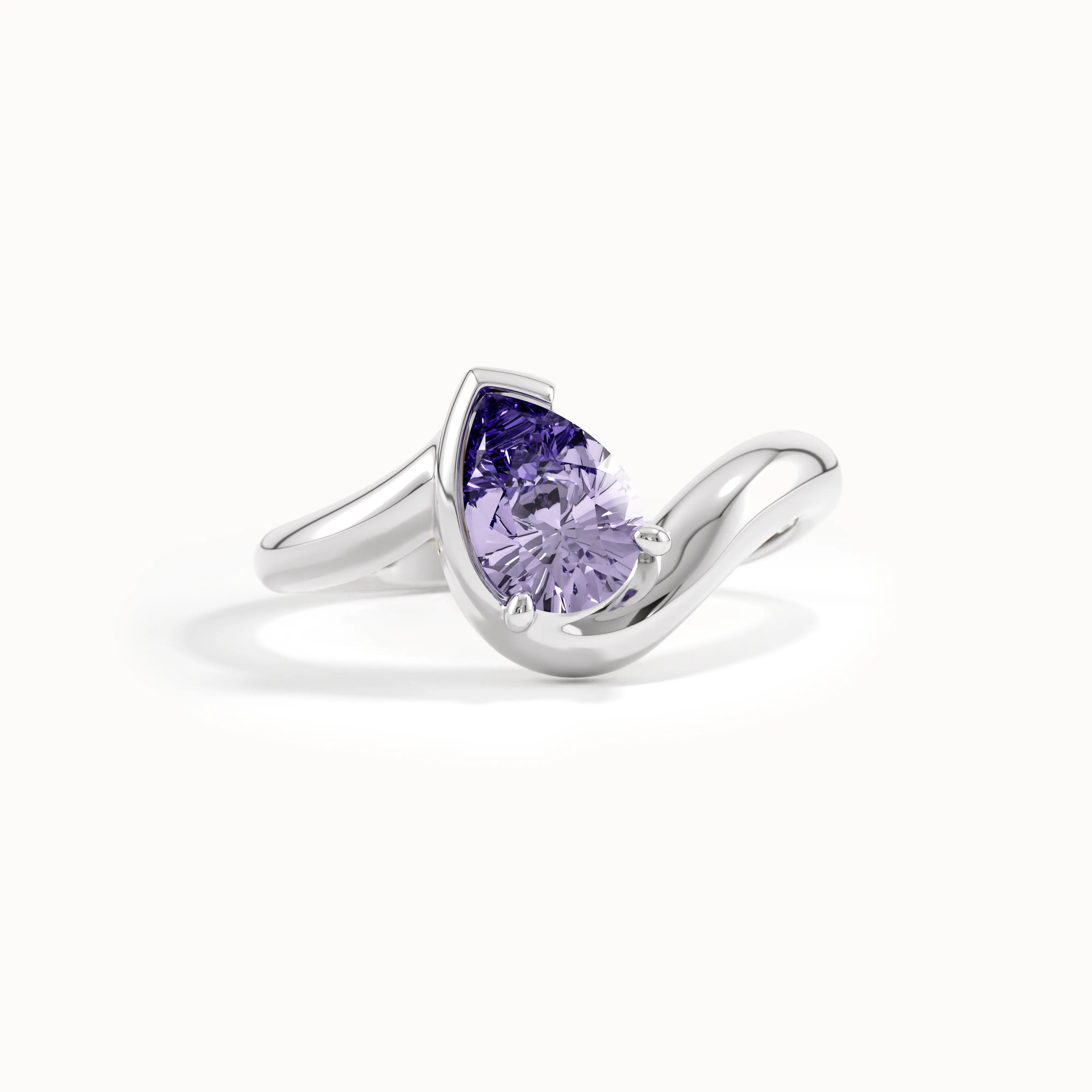 Solo Pear Amethsyt Wavy Ring