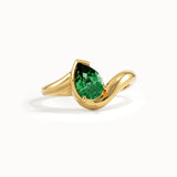 Solo Pear Emerald Wavy Ring