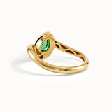 Solo Pear Emerald Wavy Ring