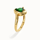 Solo Pear Emerald Wavy Ring