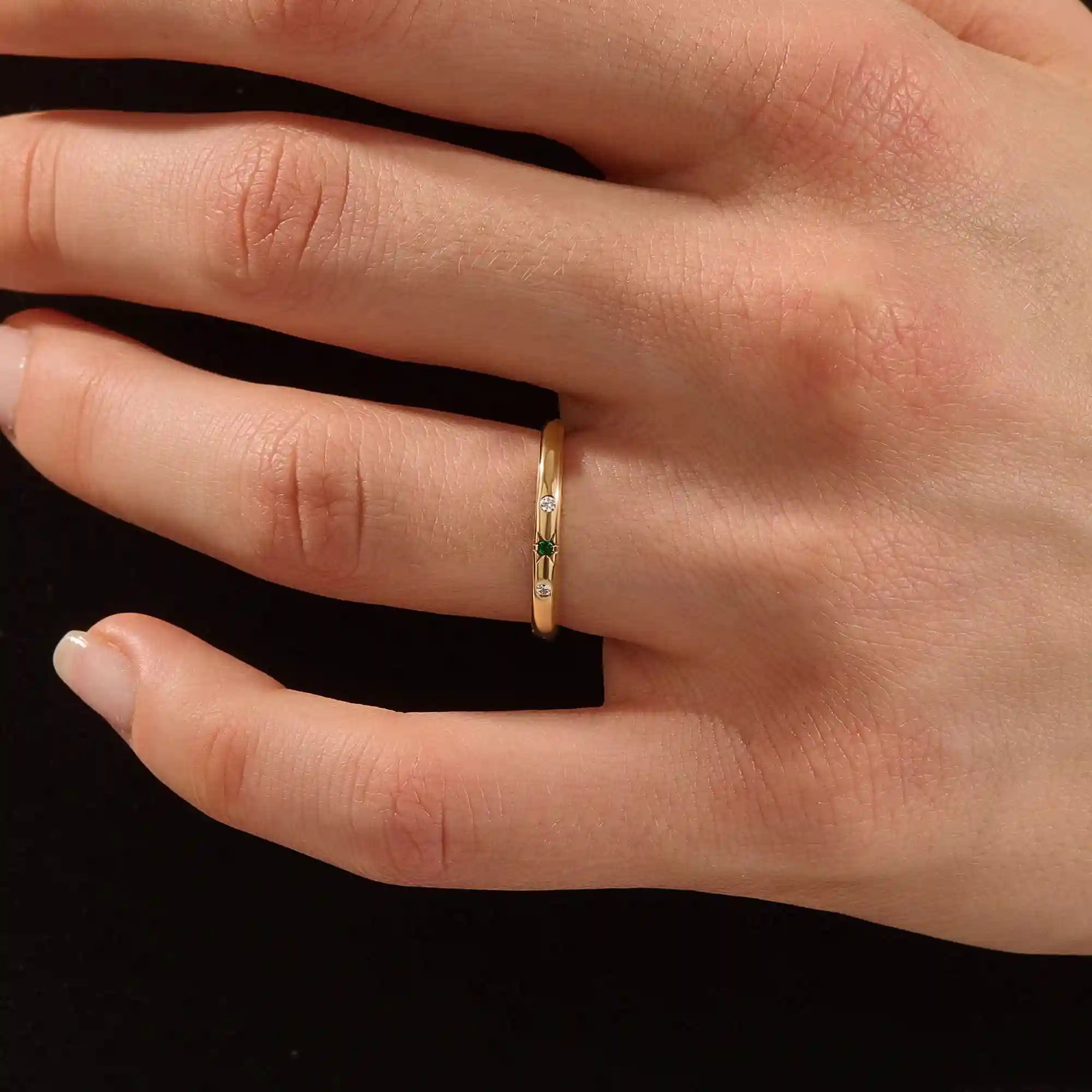 14K SOLID GOLD EMERALD AND MOISSANITE SLIM WEDDING BAND FOR WOMEN