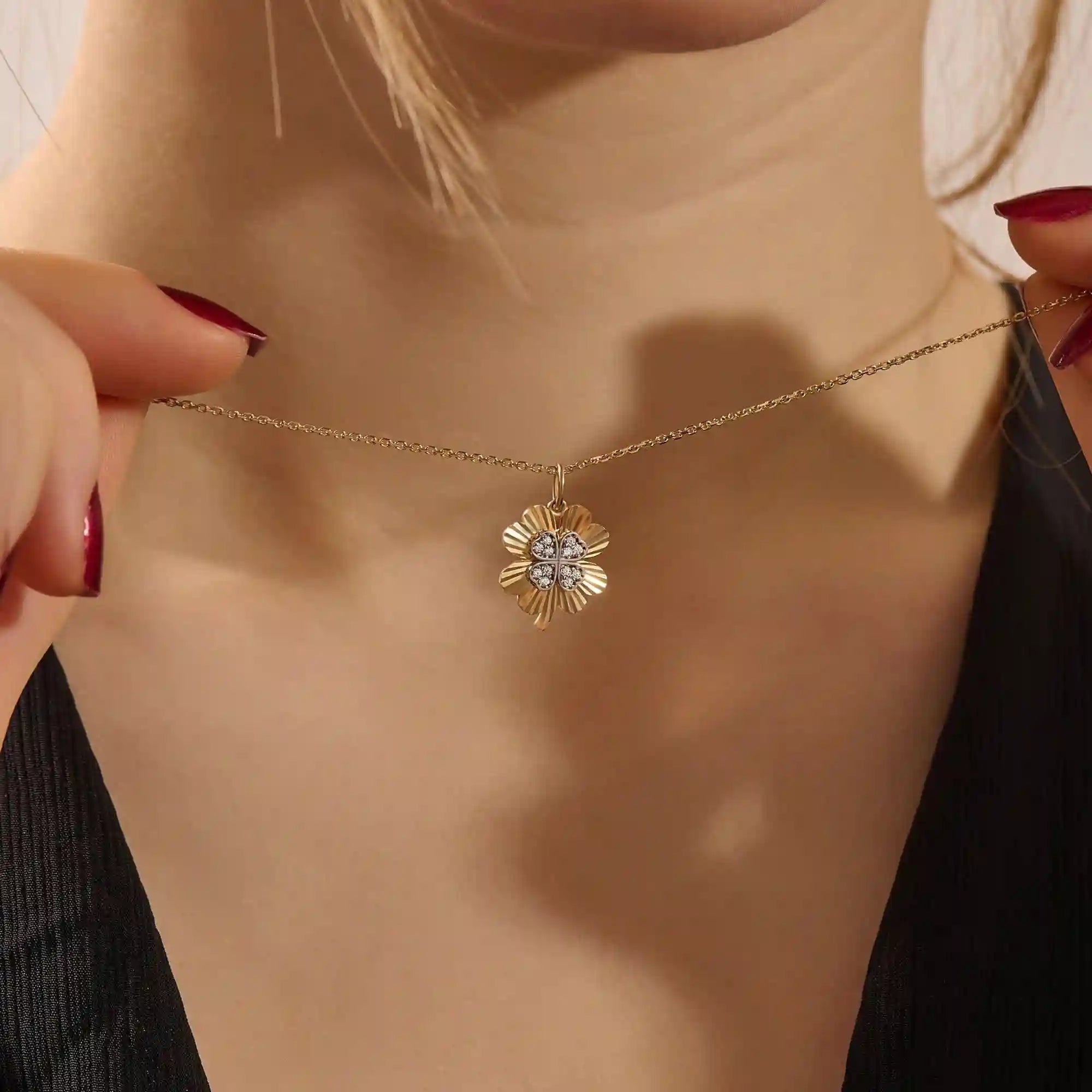 14k solid gold pave moissanite foyr leaf clover pendant necklace for women