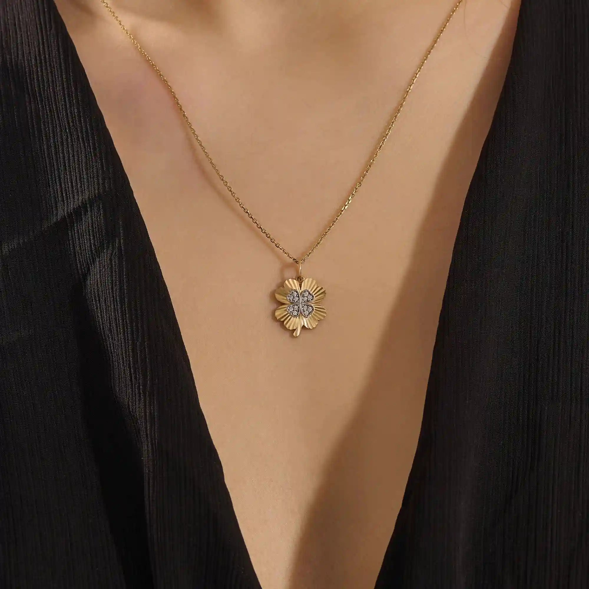 14k solid gold pave moissanite foyr leaf clover pendant necklace for women