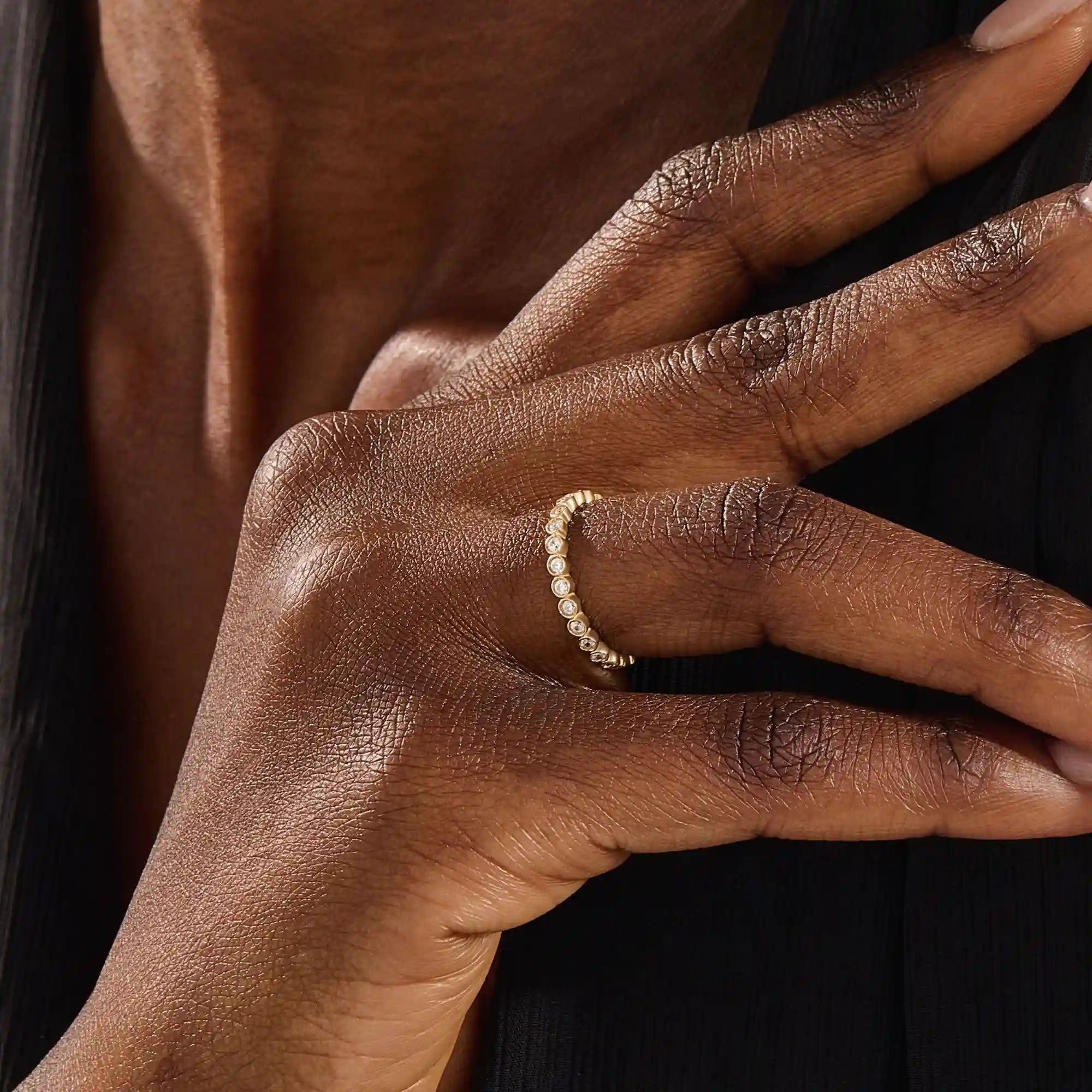 14K SOLID YELLOW GOLD DOT CIRCLE BEZEL WEDDING STACKING RING FOR WOMEN