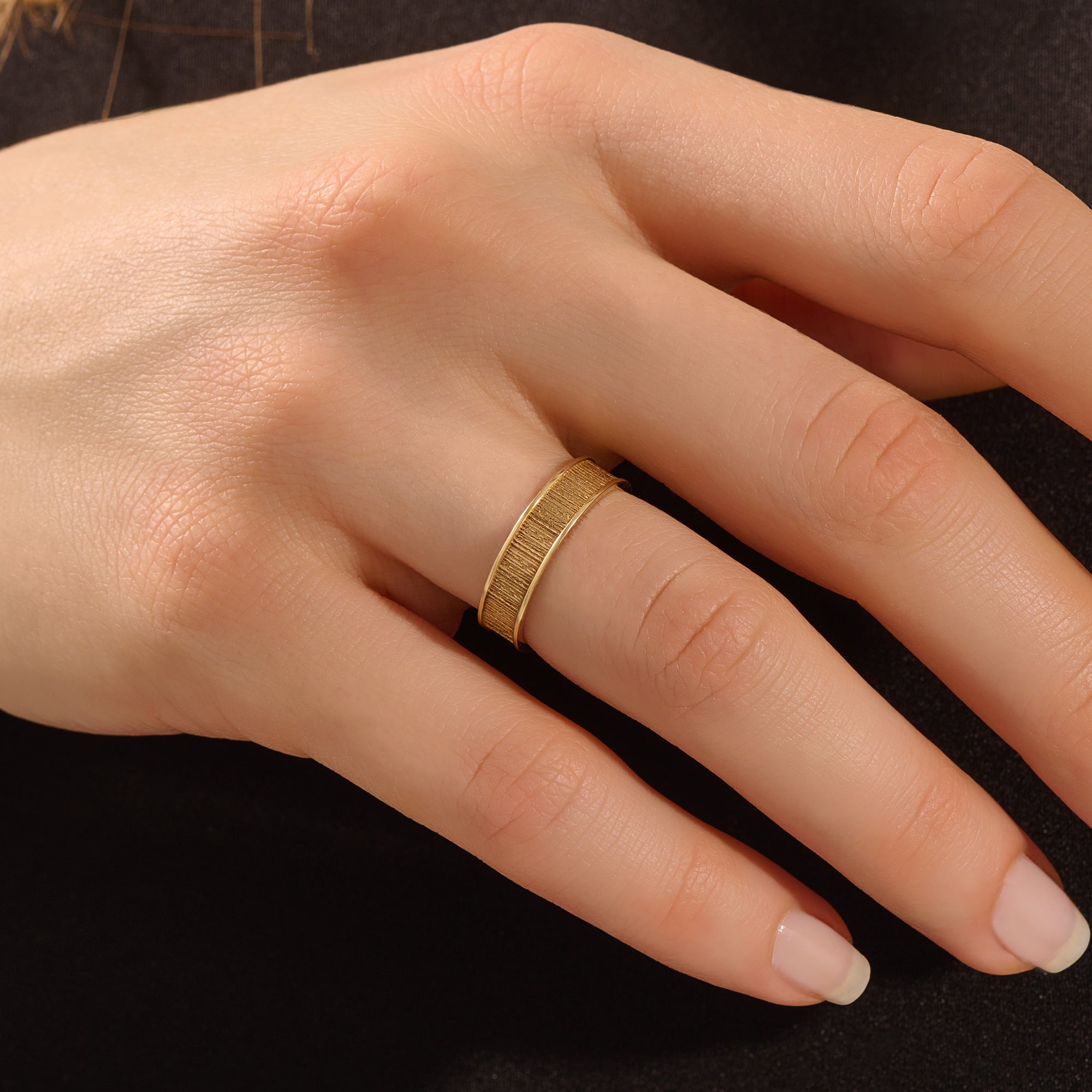 UNISEX DESIGN WOOD TEXTURED 14K SOLID GOLD THICK WEDDING BAND 