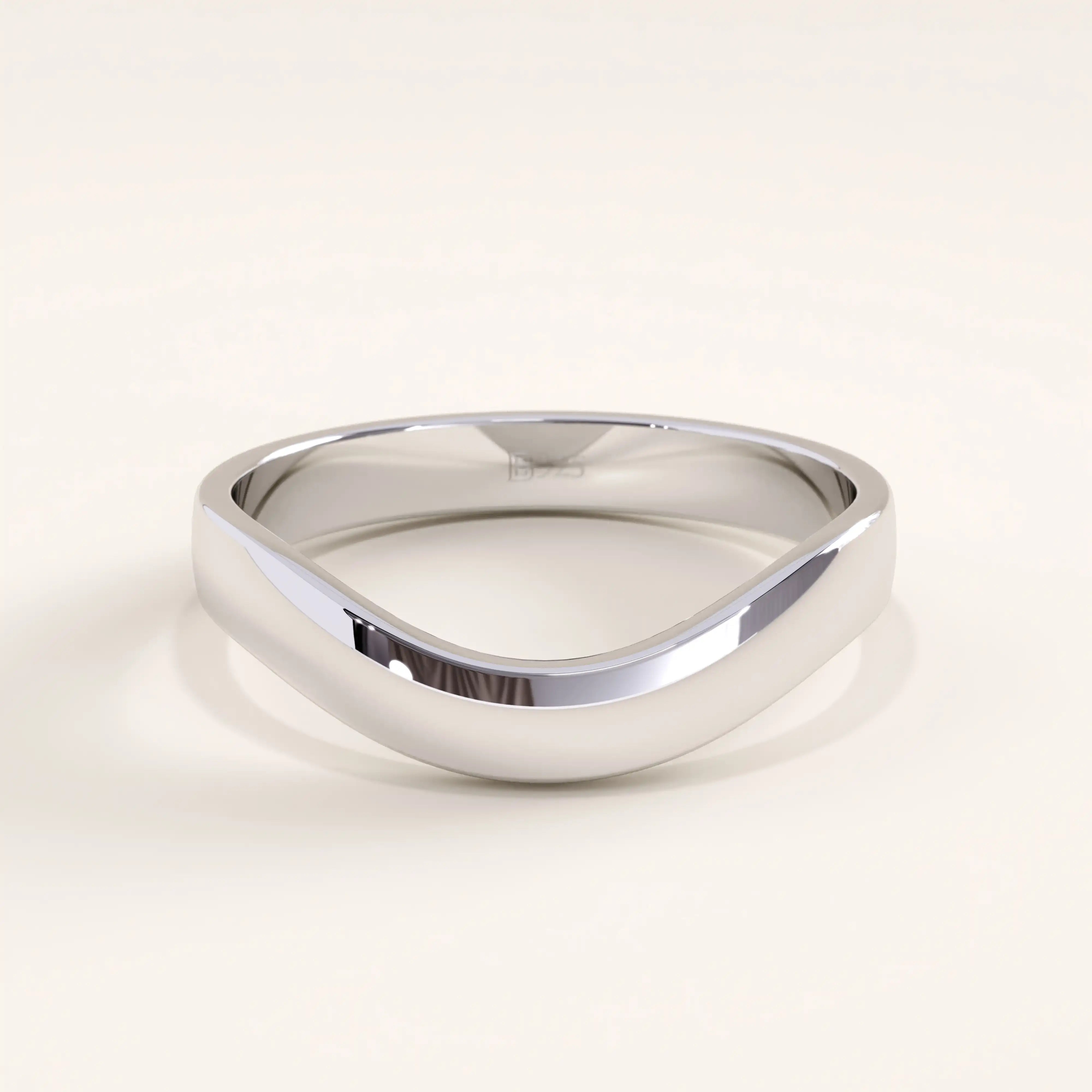 Silver vermeil curve band ring featuring a sleek curved silhouette and high-shine finish, perfect for layering or daily wear.
