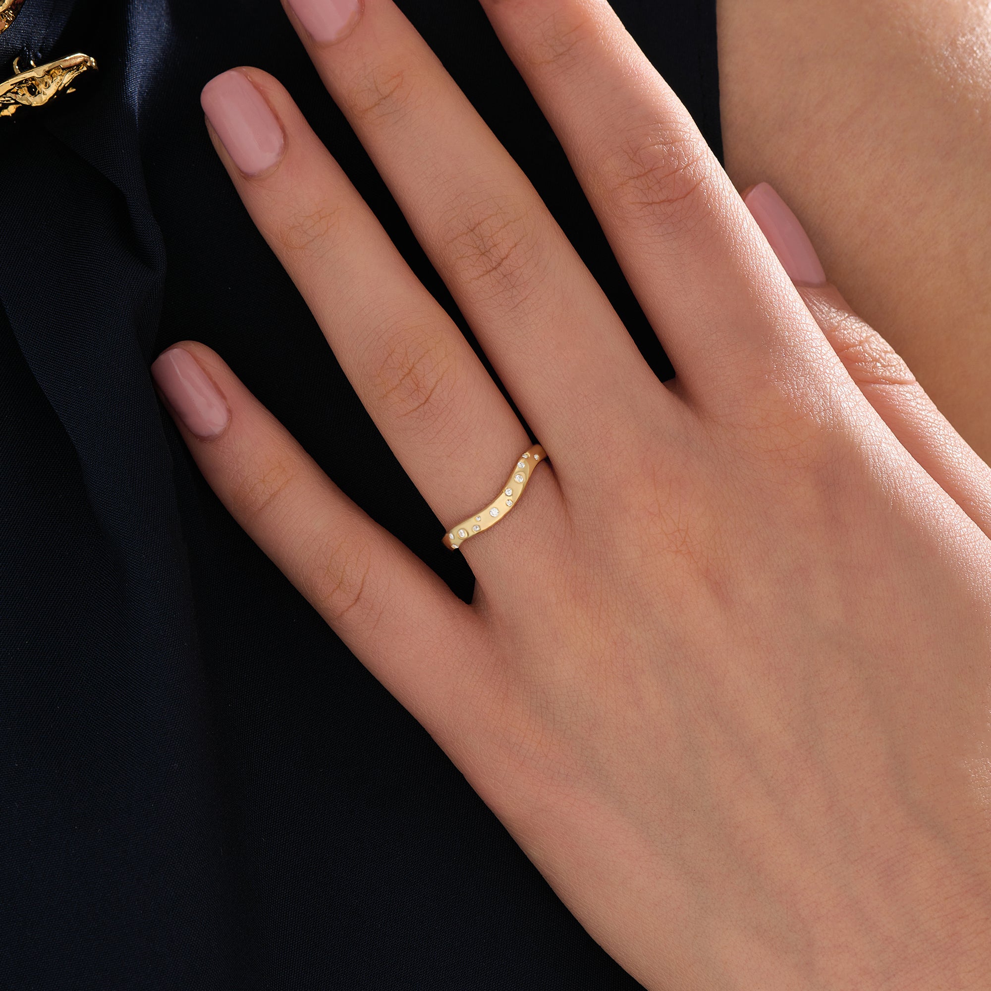 Scattered Curve Wedding Ring - BRENNMORE 