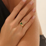 Solo Pear Emerald Wavy Ring